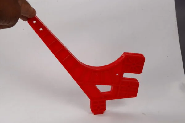 parent clamp for poultry cage and water line support system by Roots Poultry Industries